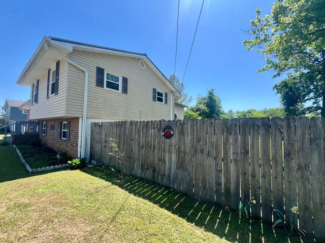 583 Pinewood Circle, Fort Oglethorpe, GA 30742