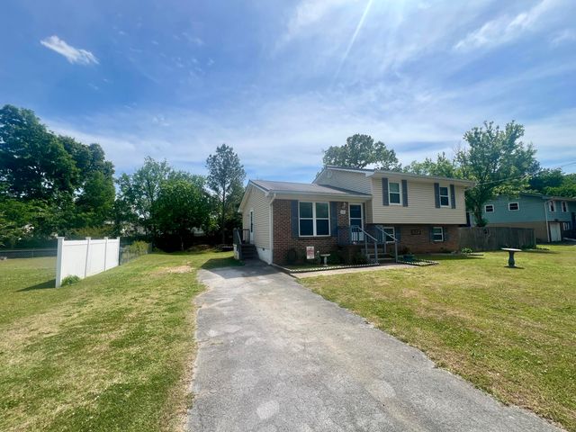 583 Pinewood Circle, Fort Oglethorpe, GA 30742