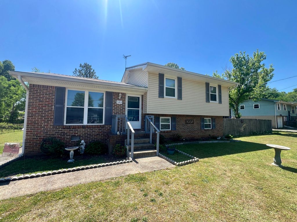 583 Pinewood Circle, Fort Oglethorpe, GA 30742