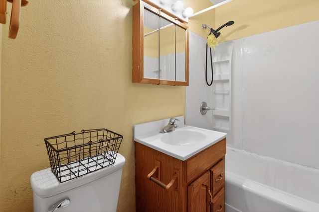 560 Beckman Drive, Kankakee, IL 60901