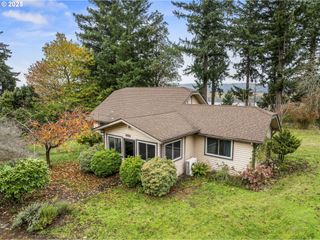 690 N 3RD Pl, Kalama, WA 98625