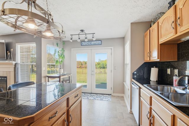 858 Austrian Way, Avon, IN 46123