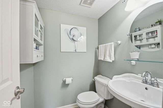 858 Austrian Way, Avon, IN 46123