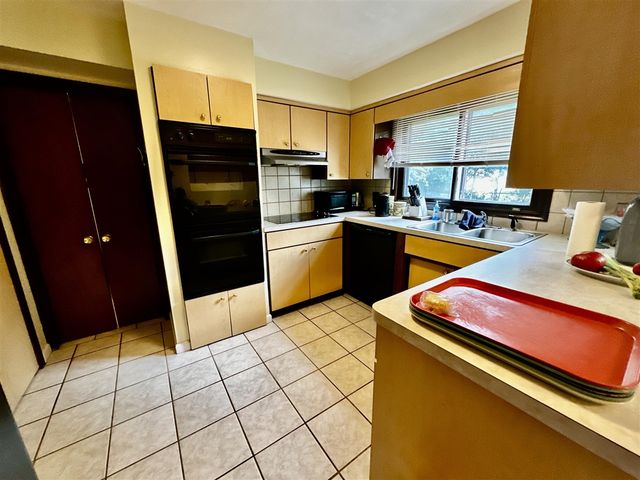 18215 Adrian Street, Southfield, MI 48075