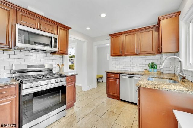 345 Broughton Ave, Bloomfield Twp., NJ 07003