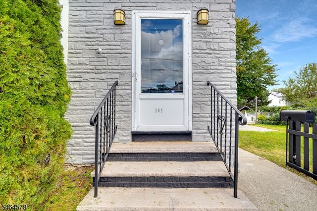 345 Broughton Ave, Bloomfield Twp., NJ 07003
