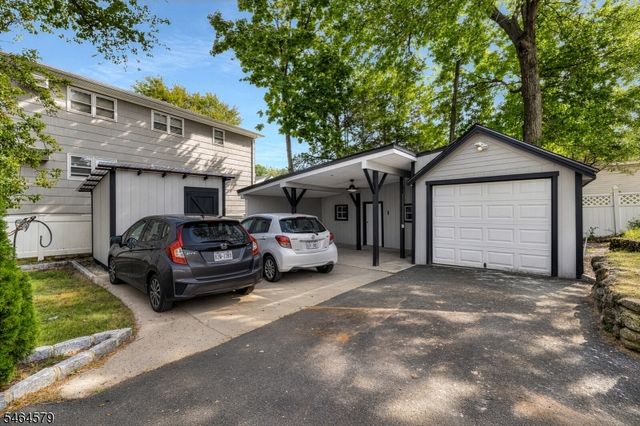 345 Broughton Ave, Bloomfield Twp., NJ 07003