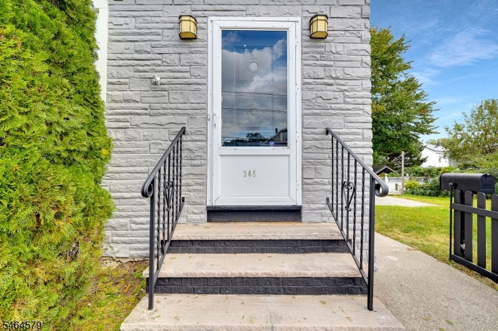 345 Broughton Ave, Bloomfield Twp., NJ 07003 — photo 5