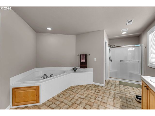 34133 Ne WINTERBROOK Way, Battle Ground, WA 98604