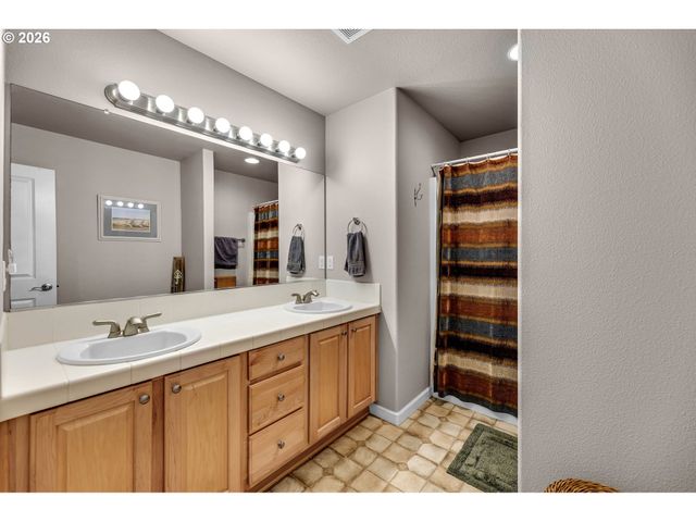 34133 Ne WINTERBROOK Way, Battle Ground, WA 98604