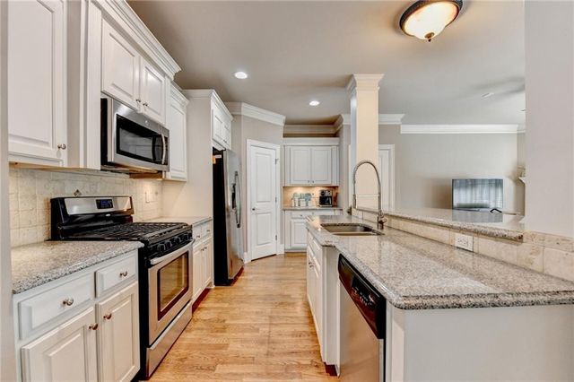 5915 Vista Brook Drive, Suwanee, GA 30024