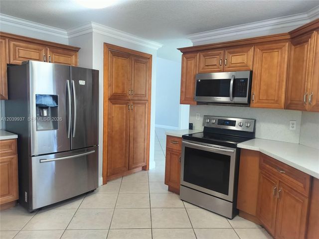 17883 SW 5th St, Pembroke Pines, FL 33029