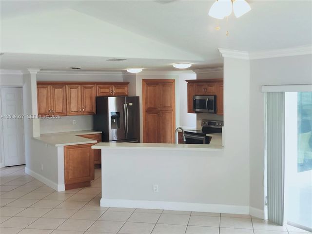 17883 SW 5th St, Pembroke Pines, FL 33029