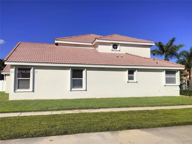 17883 SW 5th St, Pembroke Pines, FL 33029