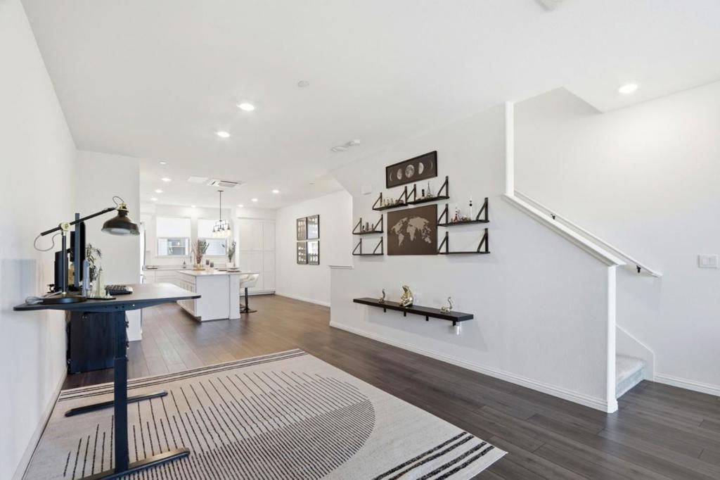 Image 10 of property listing at 6709 Magnetic Loop, San Jose, CA 95119