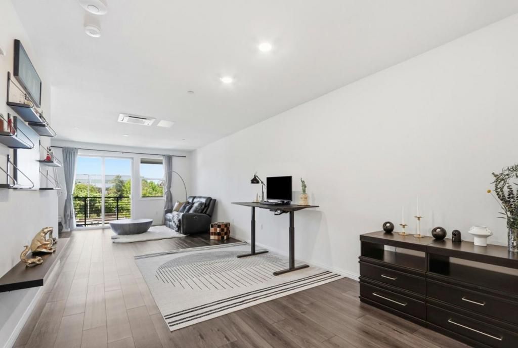 Image 14 of property listing at 6709 Magnetic Loop, San Jose, CA 95119