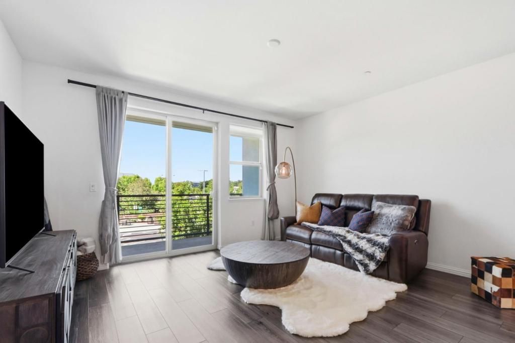 Image 8 of property listing at 6709 Magnetic Loop, San Jose, CA 95119