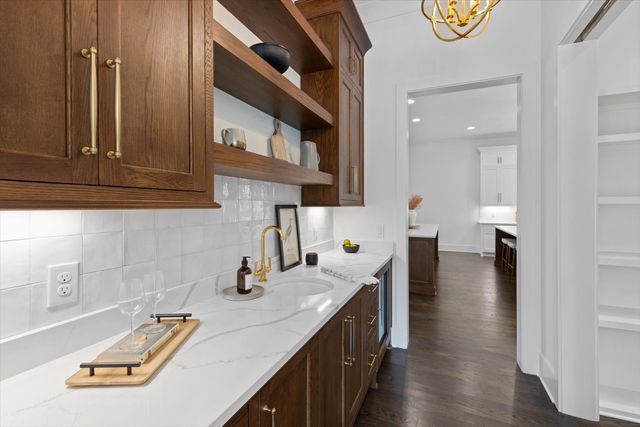 438 Lynnwood Blvd, Nashville, TN 37205