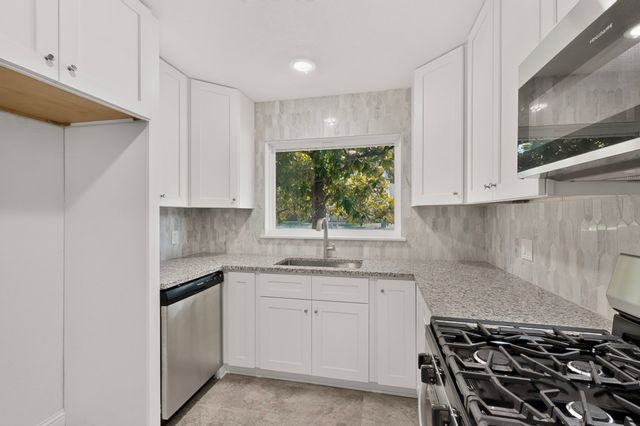 405 Easton Road, Dallas, TX 75218