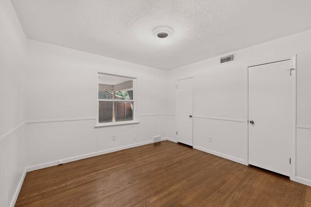 405 Easton Road, Dallas, TX 75218
