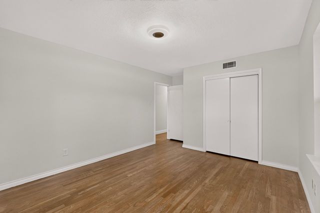 405 Easton Road, Dallas, TX 75218