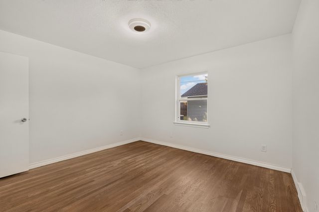405 Easton Road, Dallas, TX 75218