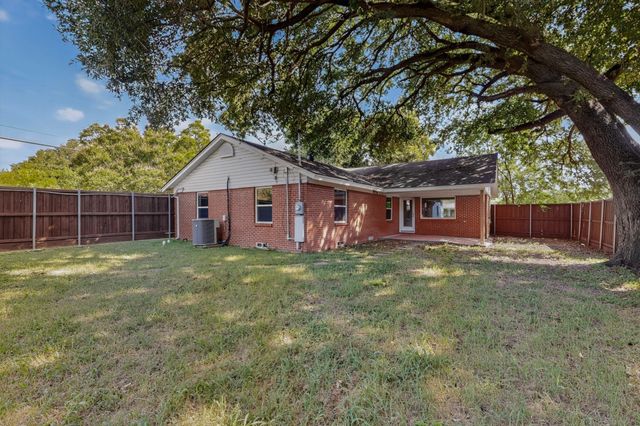 405 Easton Road, Dallas, TX 75218
