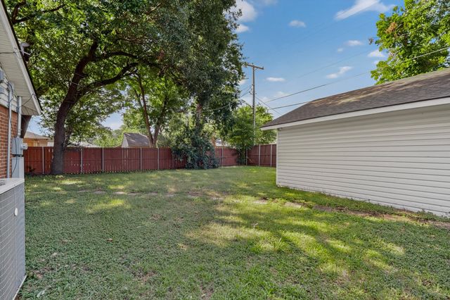 405 Easton Road, Dallas, TX 75218