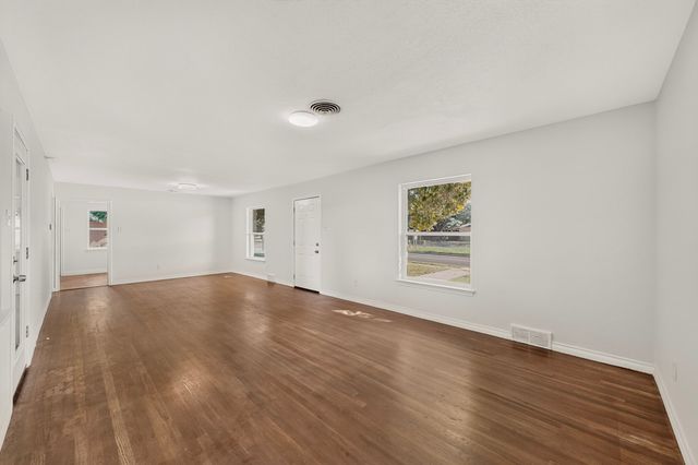 405 Easton Road, Dallas, TX 75218