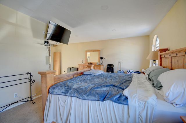 1812 Quiet Lane SW, Albuquerque, NM 87105