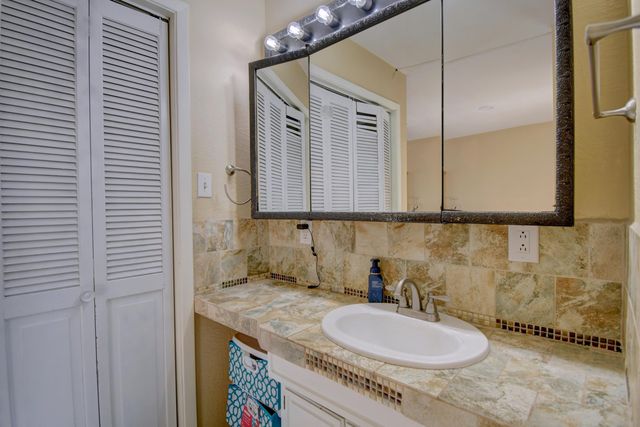 1812 Quiet Lane SW, Albuquerque, NM 87105