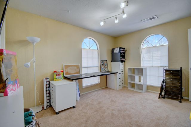 1812 Quiet Lane SW, Albuquerque, NM 87105