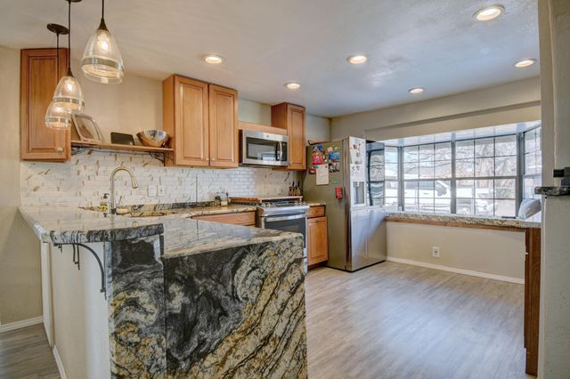 1812 Quiet Lane SW, Albuquerque, NM 87105