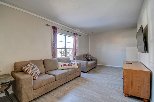 1812 Quiet Lane SW, Albuquerque, NM 87105