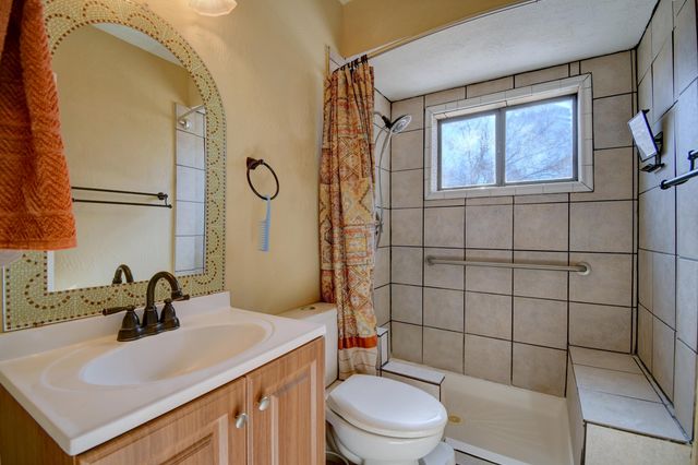 1812 Quiet Lane SW, Albuquerque, NM 87105