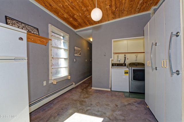 2142 5th Avenue, Troy, NY 12180