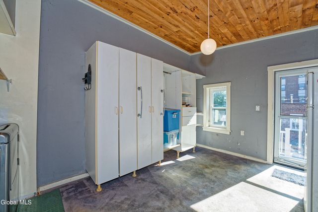 2142 5th Avenue, Troy, NY 12180