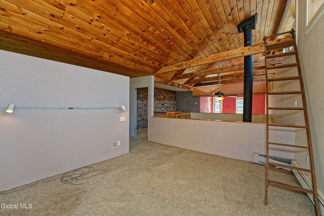 2142 5th Avenue, Troy, NY 12180