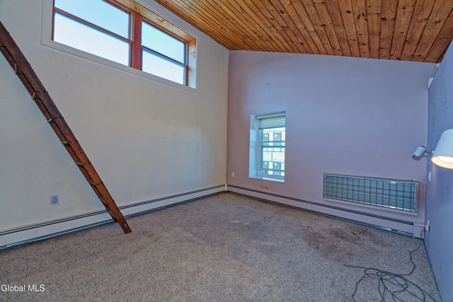 2142 5th Avenue, Troy, NY 12180