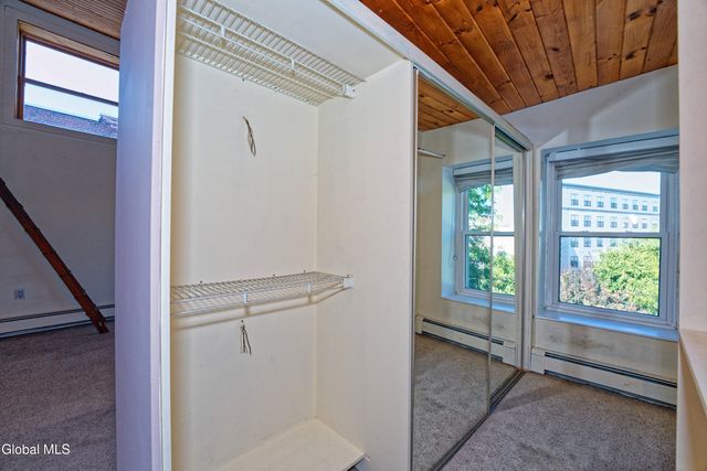 2142 5th Avenue, Troy, NY 12180