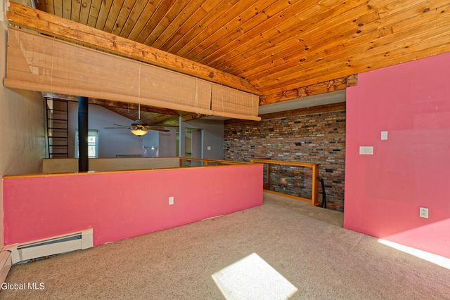 2142 5th Avenue, Troy, NY 12180