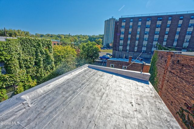 2142 5th Avenue, Troy, NY 12180