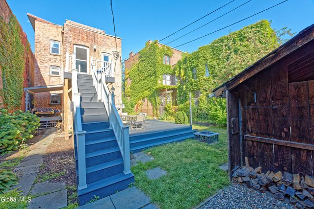 2142 5th Avenue, Troy, NY 12180