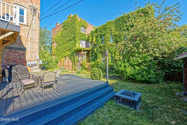 2142 5th Avenue, Troy, NY 12180