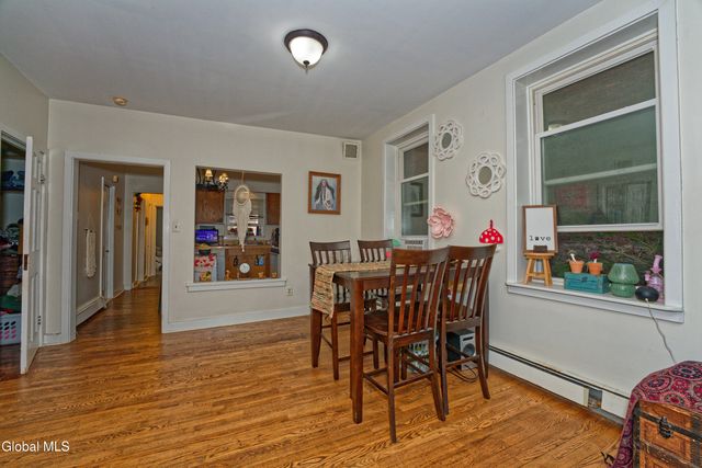 2142 5th Avenue, Troy, NY 12180