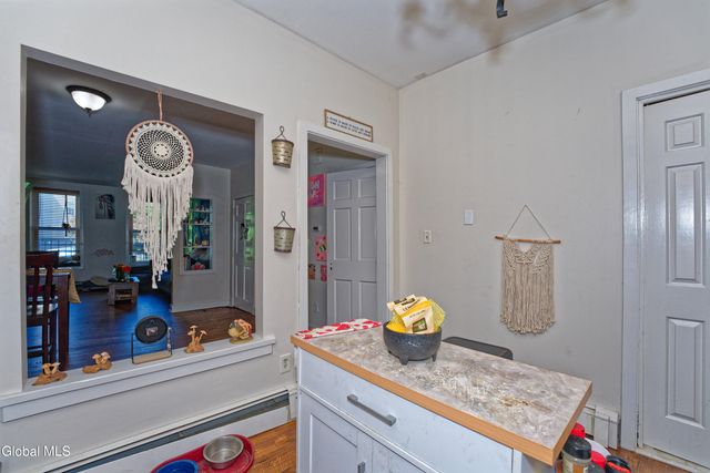 2142 5th Avenue, Troy, NY 12180