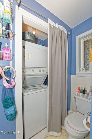 2142 5th Avenue, Troy, NY 12180