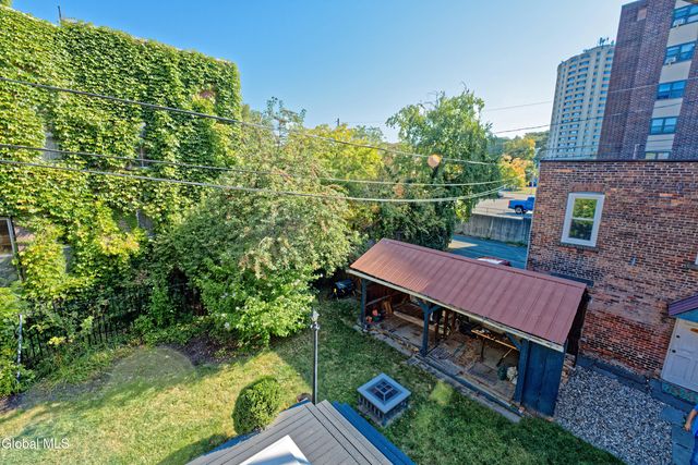 2142 5th Avenue, Troy, NY 12180