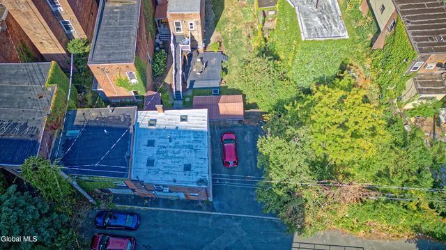 2142 5th Avenue, Troy, NY 12180