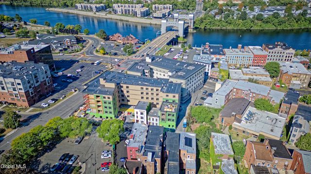 2142 5th Avenue, Troy, NY 12180